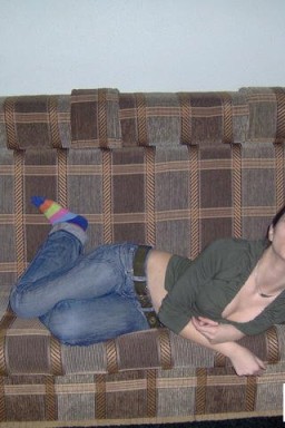 Деваха с обворожительной грудью Деваха с обворожительной грудью