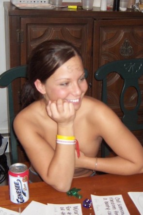 Бухие пати с обнаженными подругами