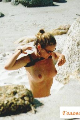 На-подглядывал за голыми шалавами у моря На-подглядывал за голыми шалавами у моря