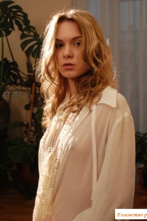 Частные фото голой девчушки у пианино (39 эротики)