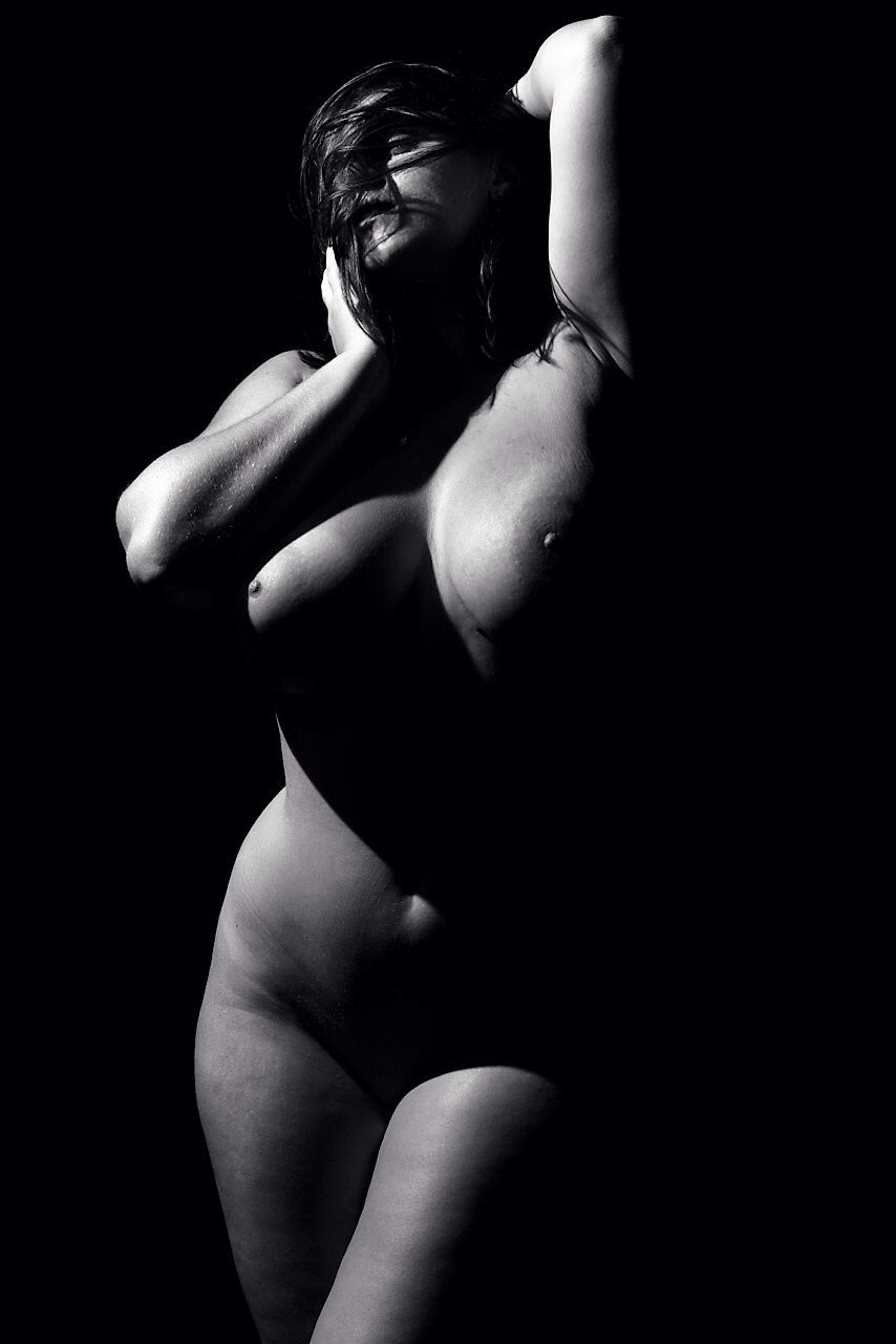 Мишель Мендес плюс сайз ню