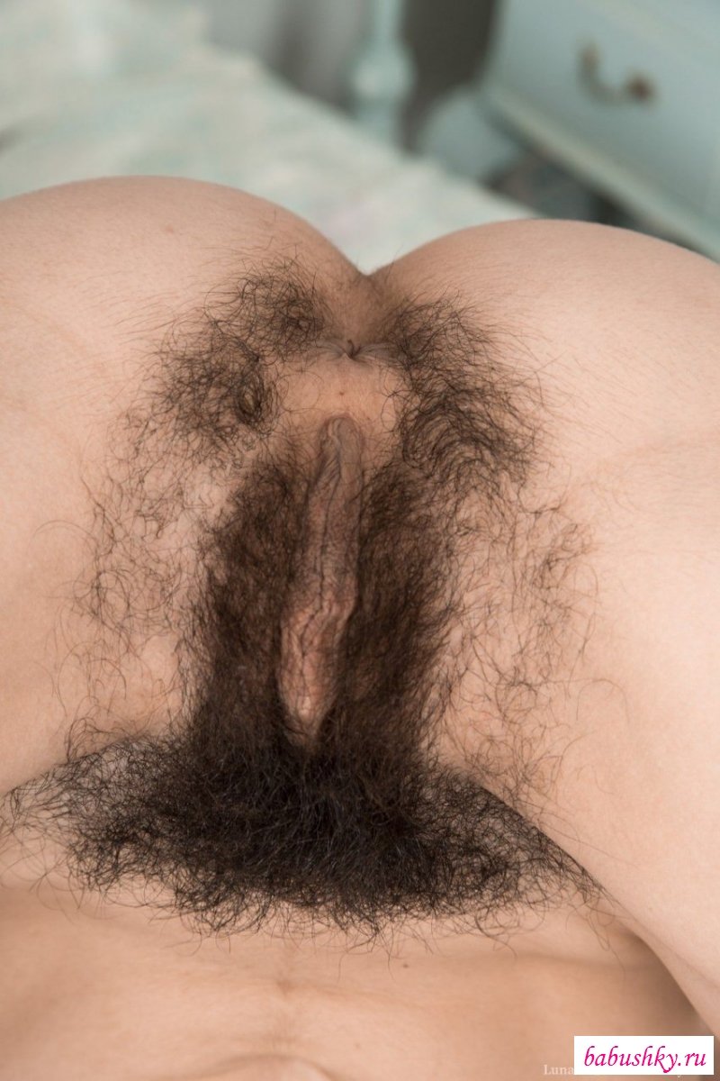 Волосатая женская задница