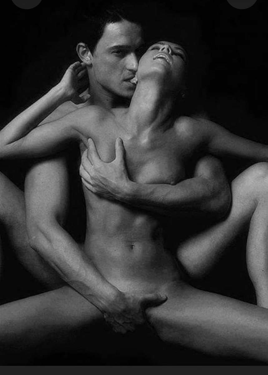 Мужчина и женщина в стиле ню