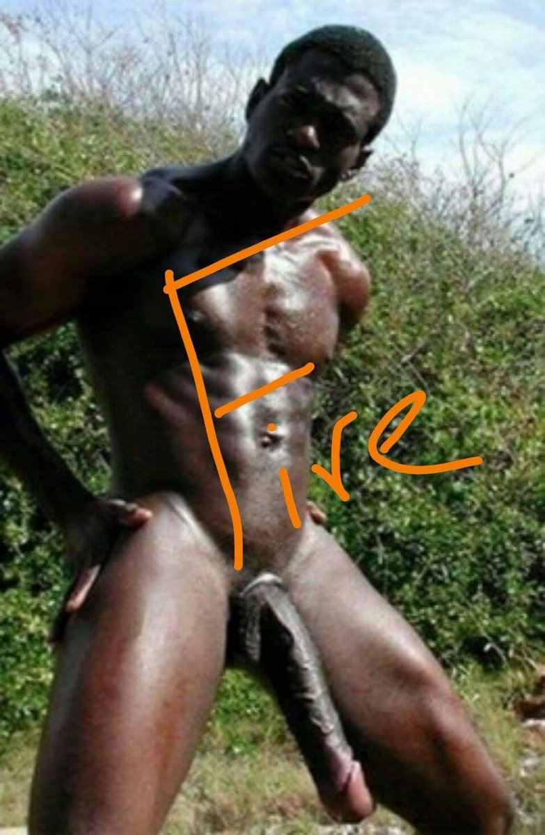 Голый негр с огромным членом