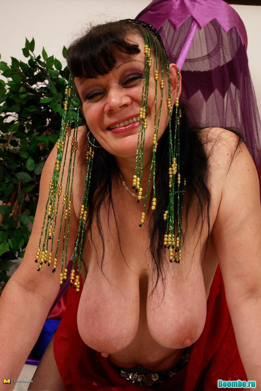 Красивая грудь таджички