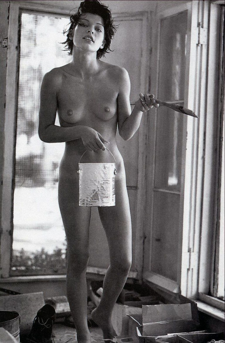 Голая Мила Йовович в детстве