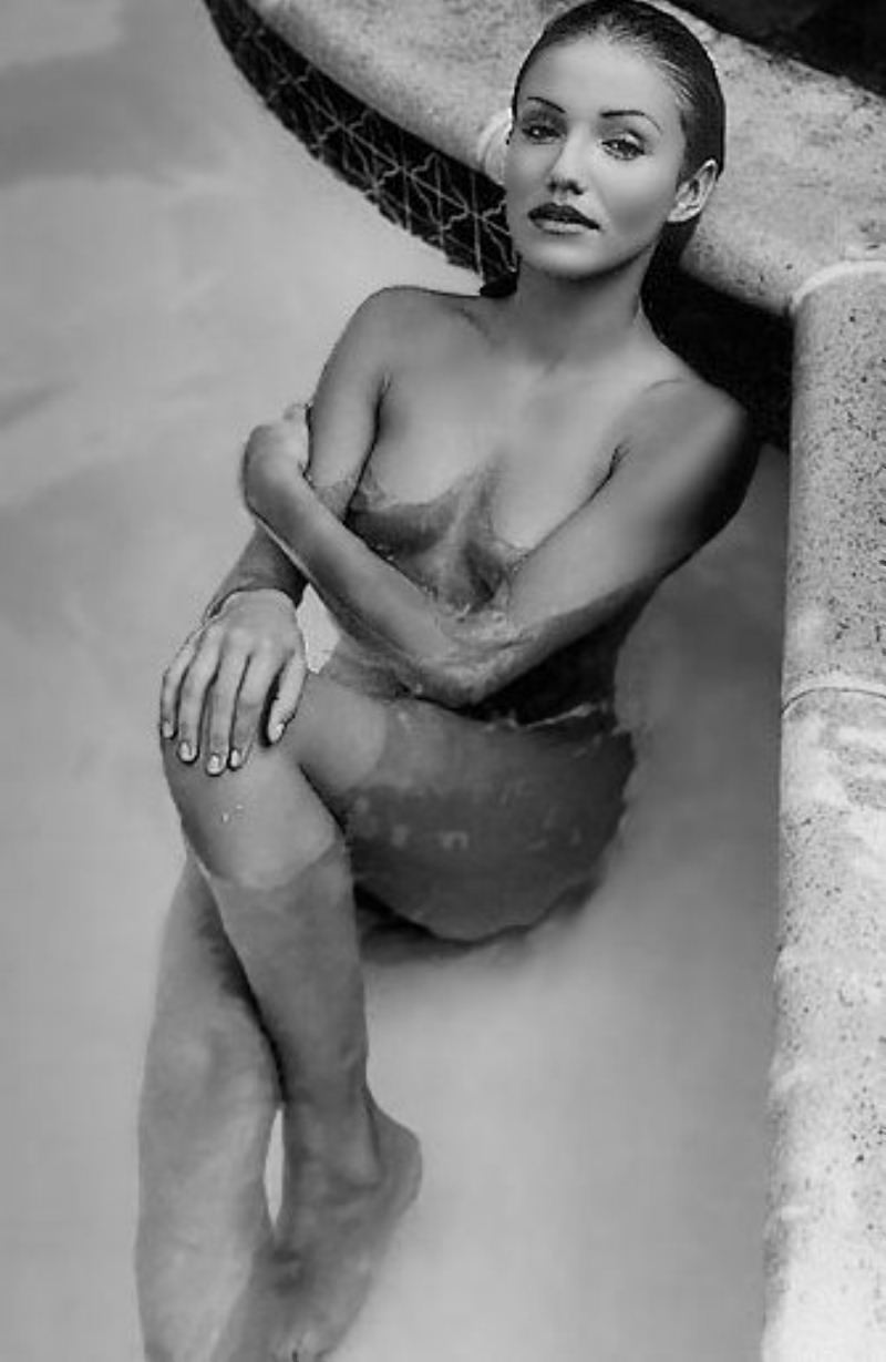 Кэмерон Диаз топлесс