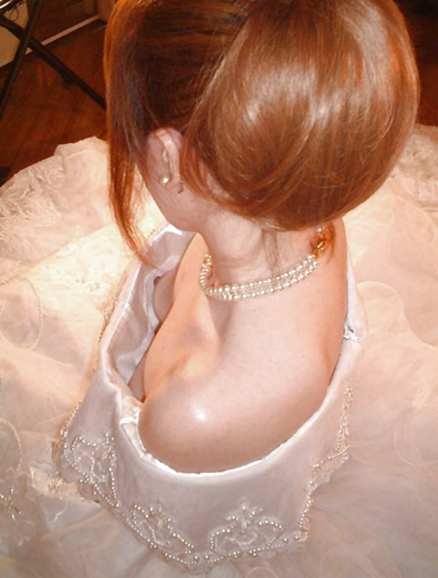 Свидетельница на свадьбе ню