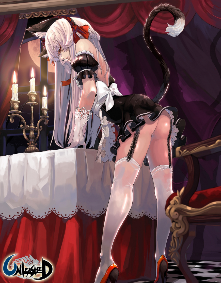 Голая женщина в Красном корсете