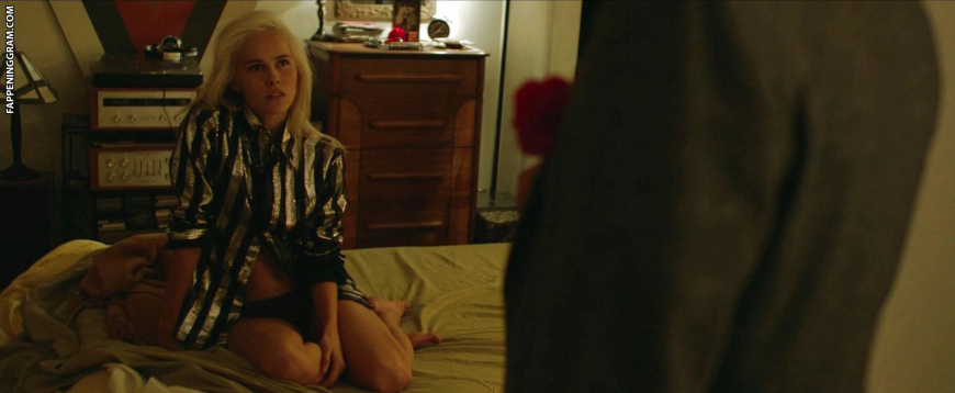 Изабель Лукас эро фото