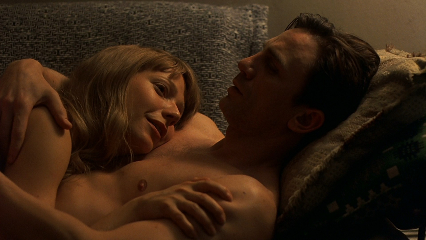 Актриса Гвинет Пэлтроу голая