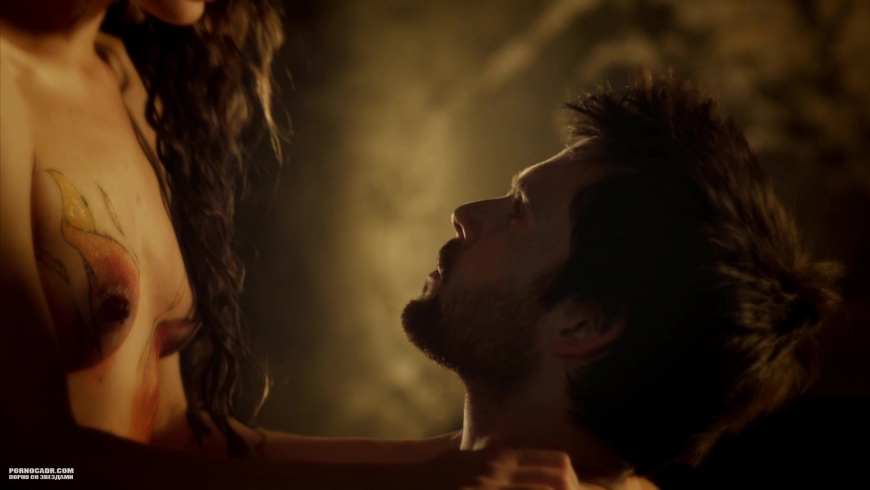 Голая Лара Пульвер из сериала демоны да Винчи