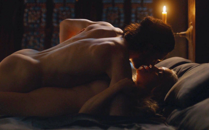 Актриса Эмилия Кларк голая