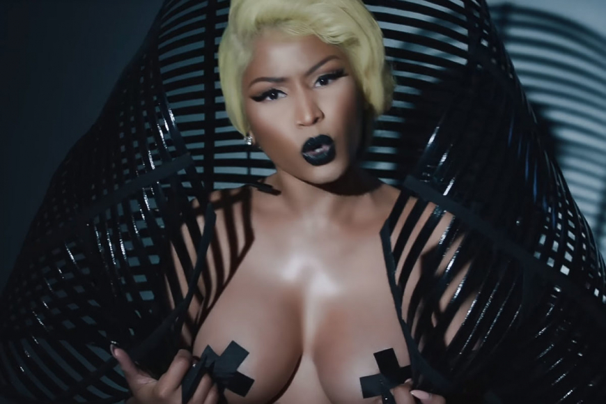 Ники Минаж голые сиськи