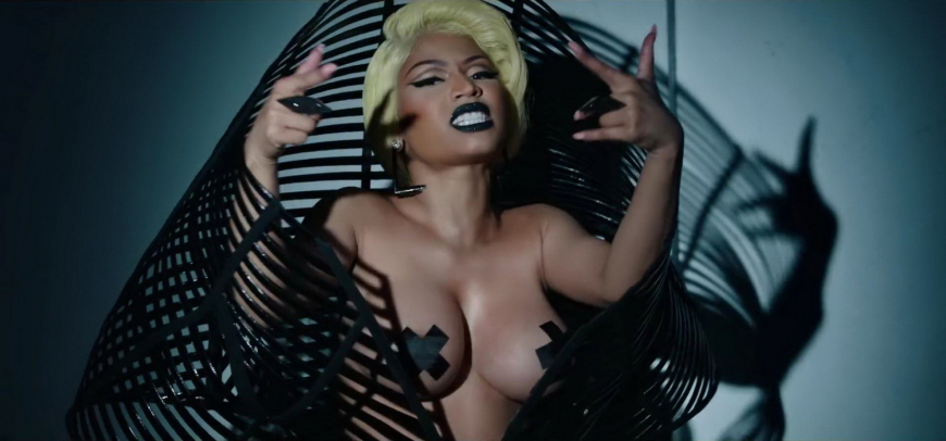 Голая голая Ники Минаж