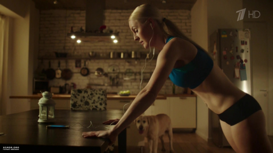 Яна Крайнова в фильме гадалка