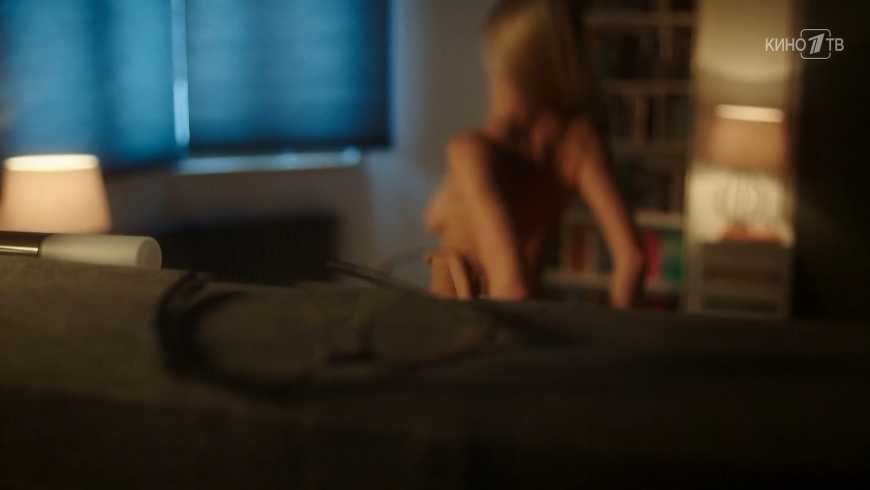 Яна Крайнова постельная сцена