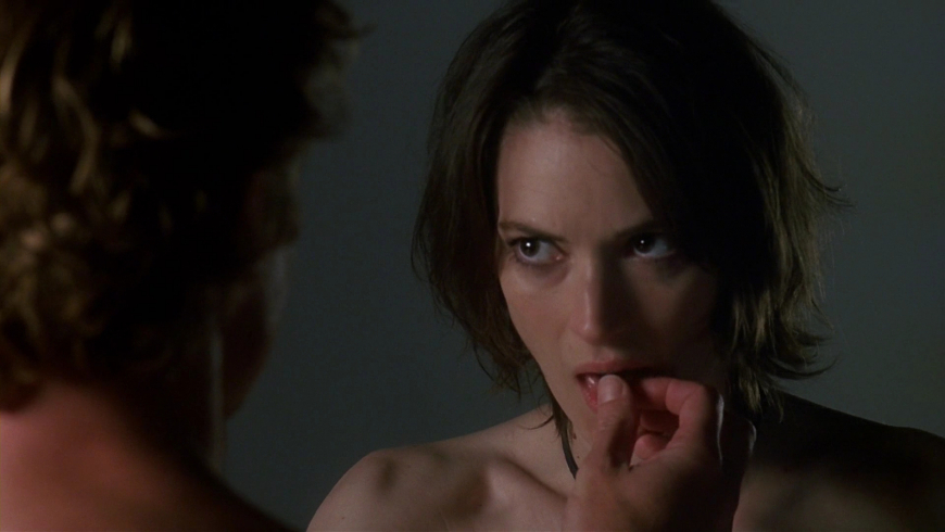Вайнона Райдер постельная сцена