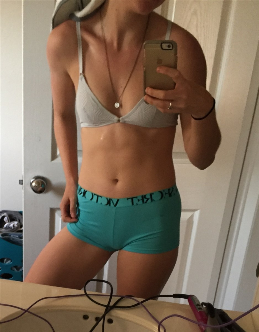 Маккензи Линтц leaked