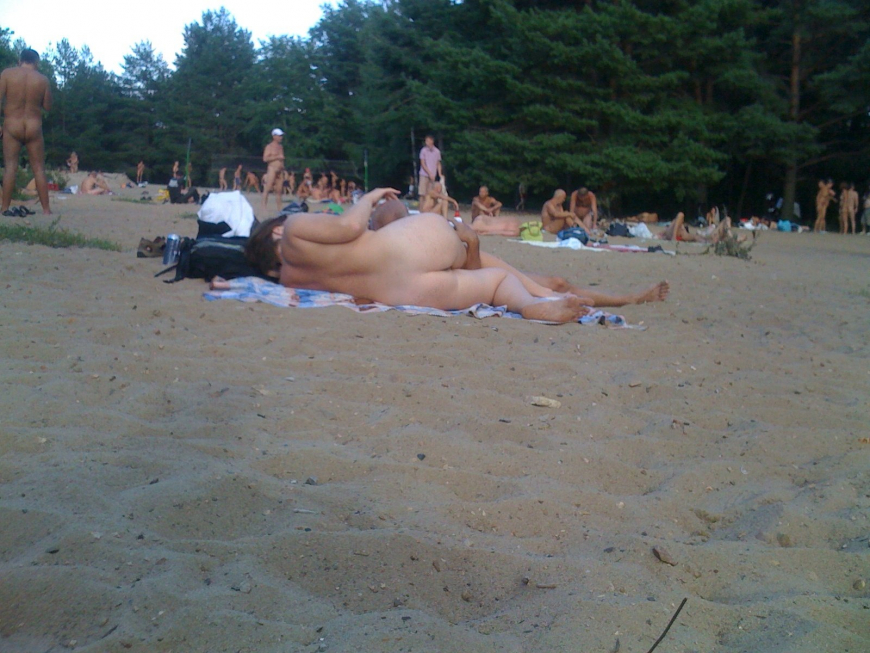 Нудийский пляж серебряный Бор