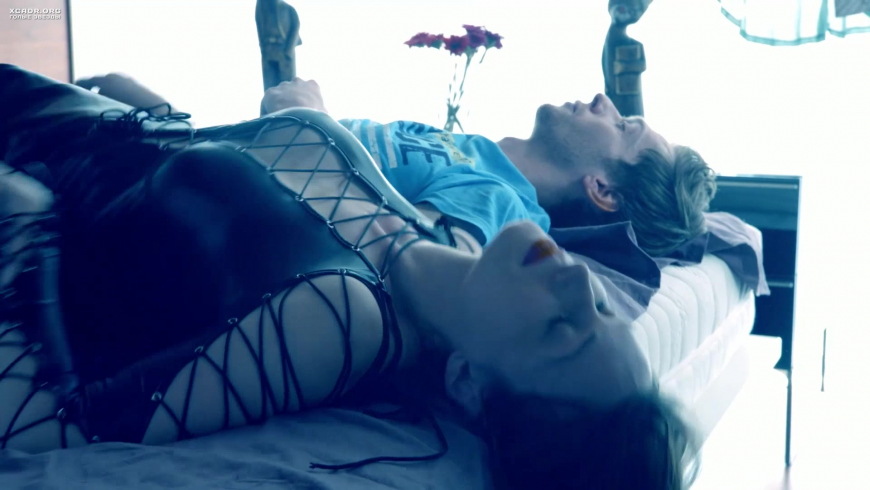 Александра Урсуляк постельная сцена