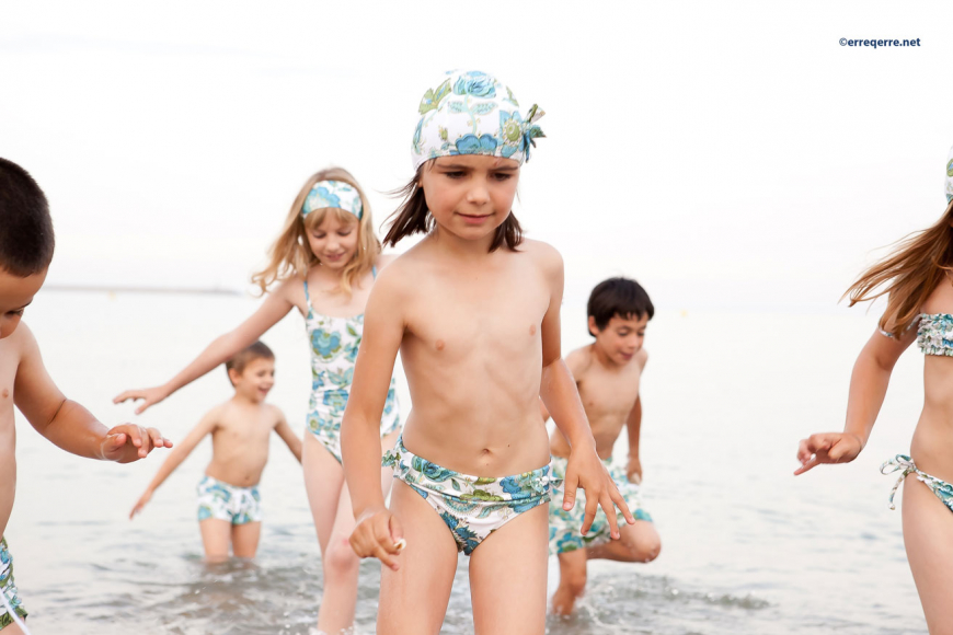 Детишки топлесс