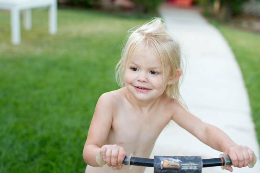 Дошкольник девочка нагишом