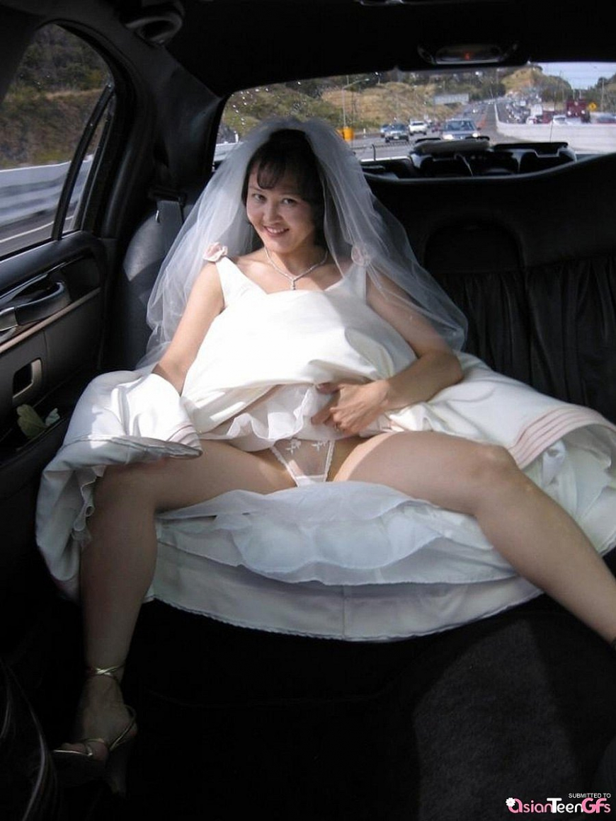 Голые бабы в свадебных платьях