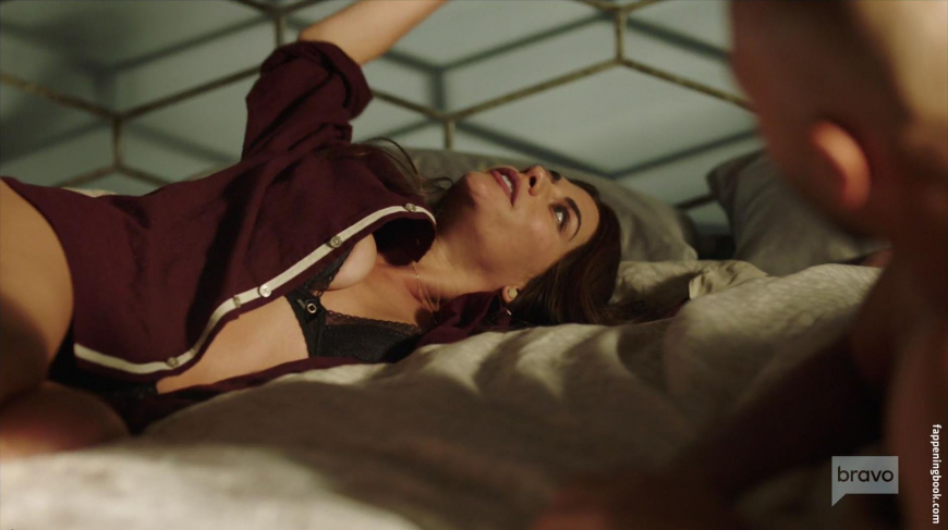 Эротическая сцена с Инбар лави