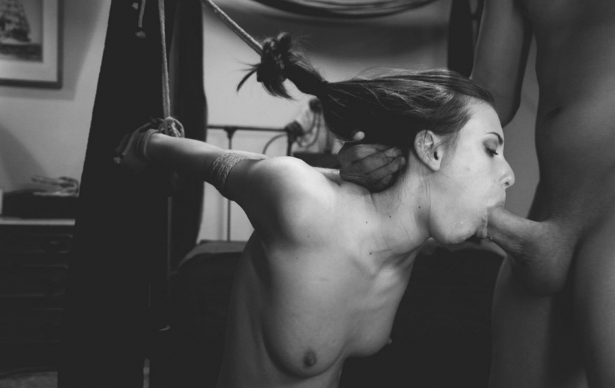 Жесткий Миньет за волосы