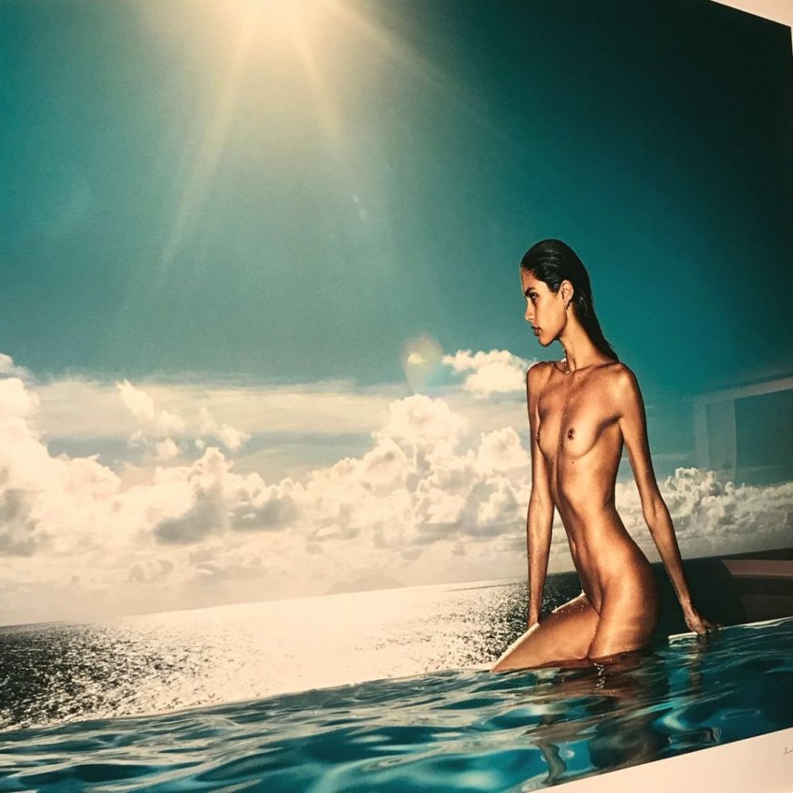 Белла Хадид совсем голая