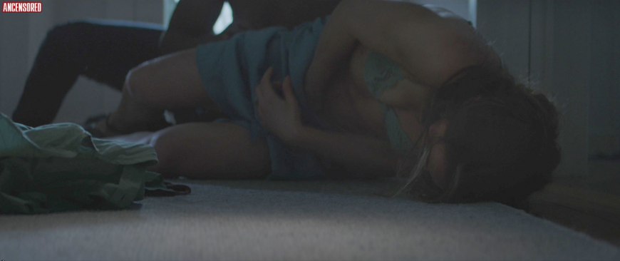 Нуми Рапас топлесс