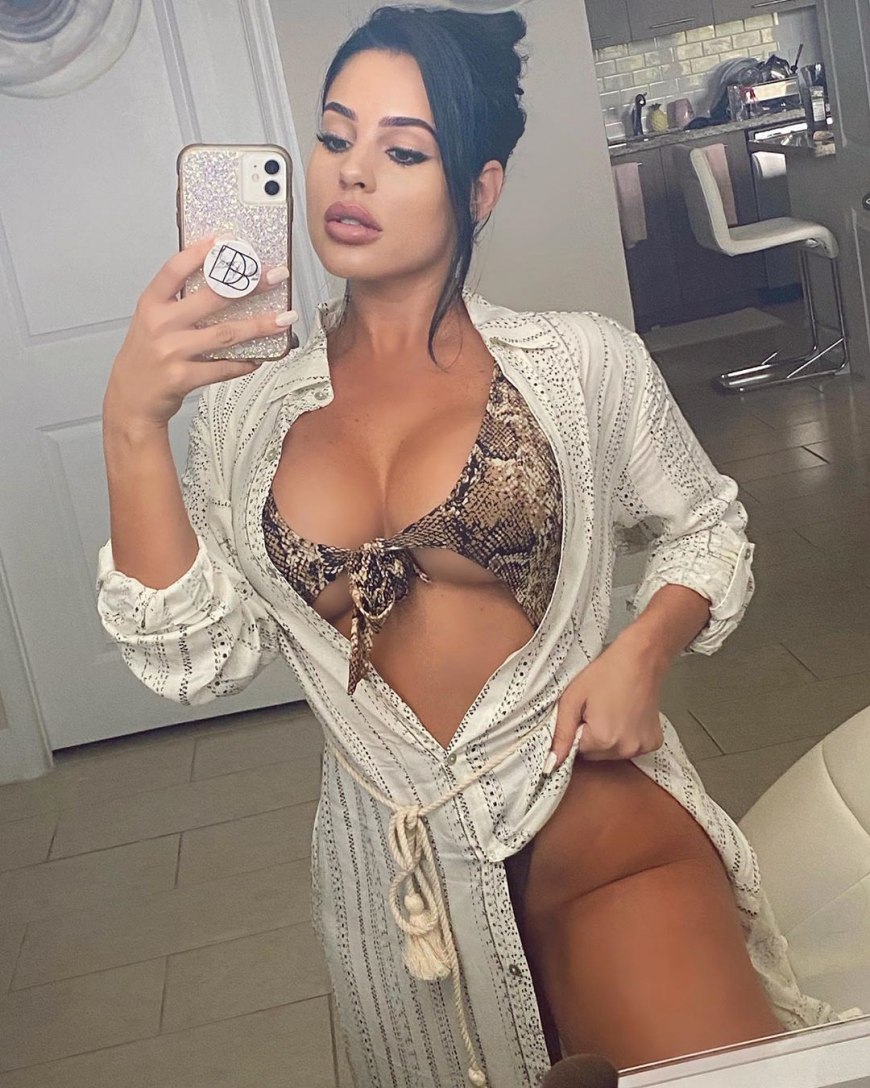 Stephanie Santana фото