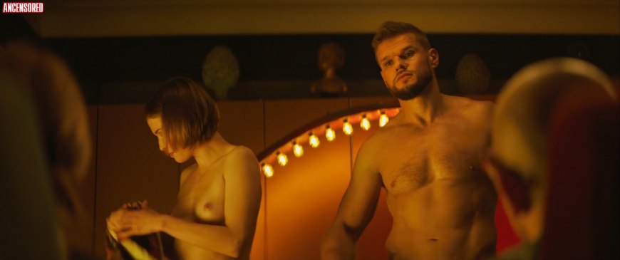 Лукерья топлесс