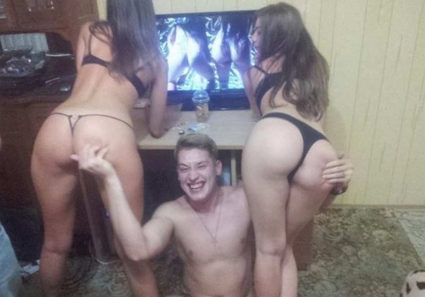 Голые пьяные в клубе частное