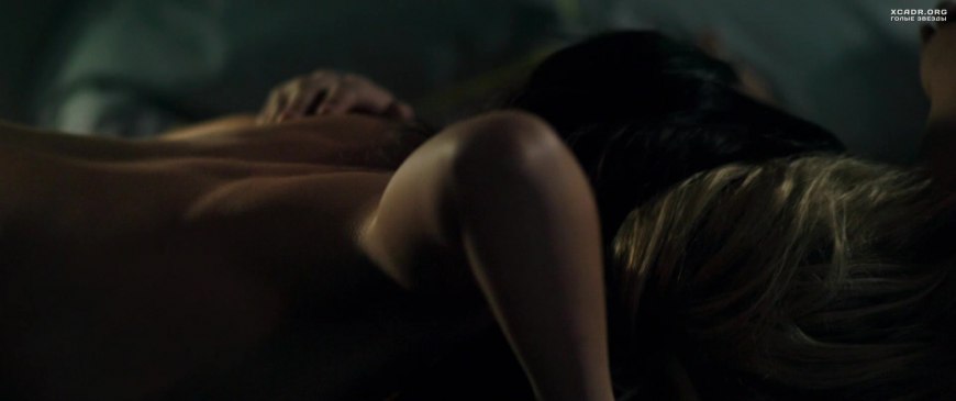 Ана де Армас голая в фильме