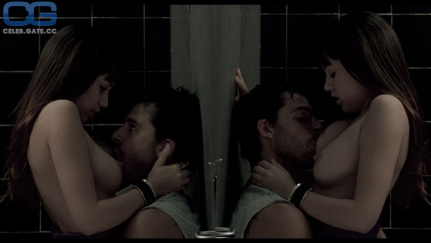 Ана де Армас эротические сцены в кино