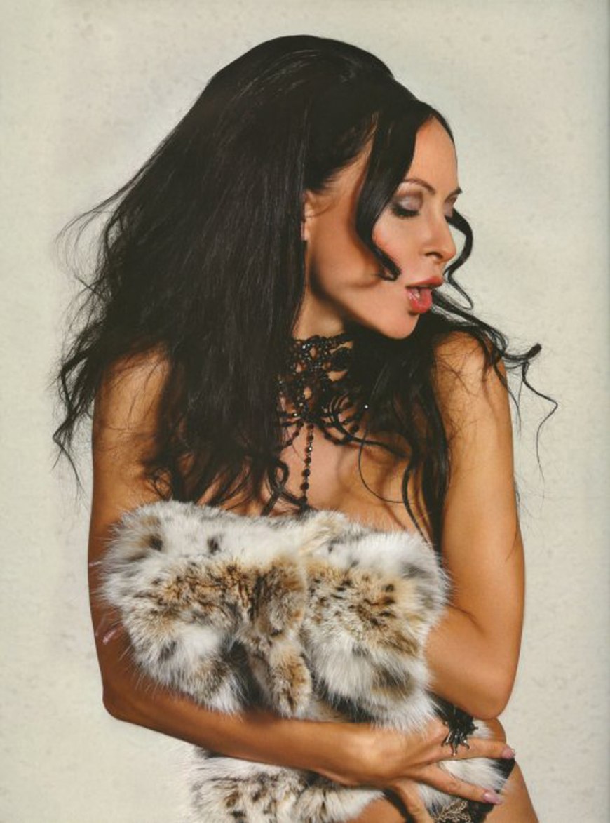 Фото обольстительная Лариса голышом