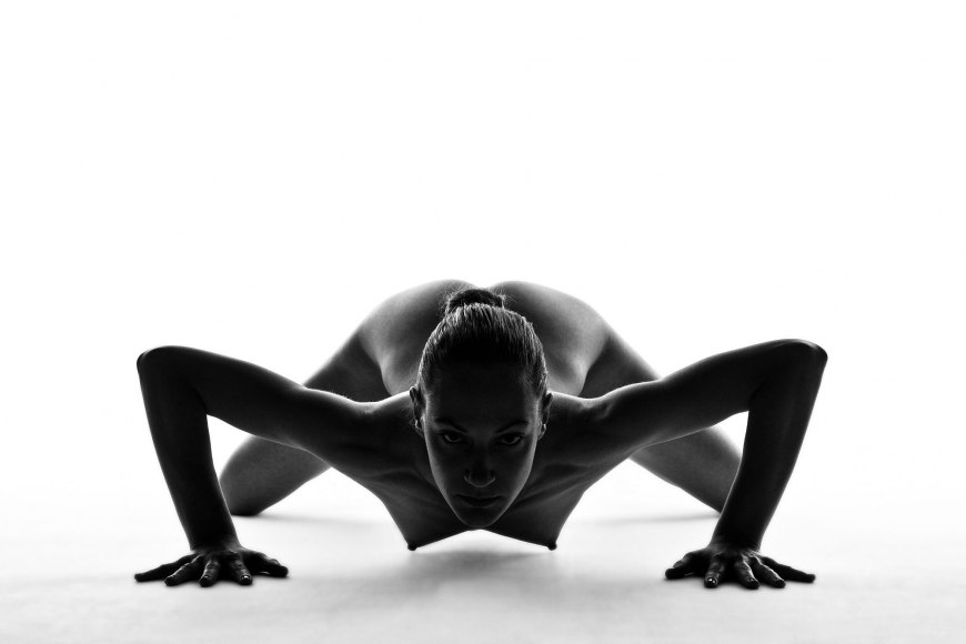 Голые гимнастки и балерины