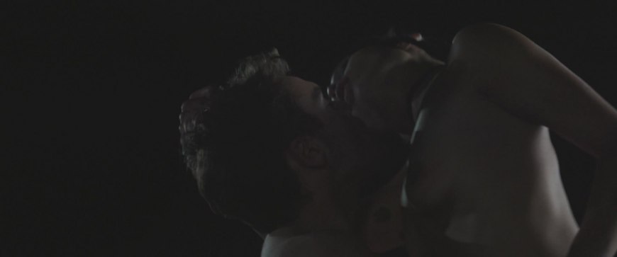 Голая актриса Зои Дойч