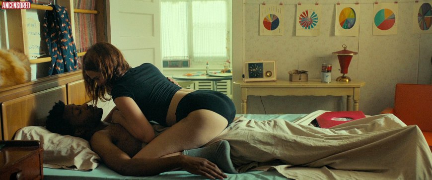 Актриса Зои Дойч порнография