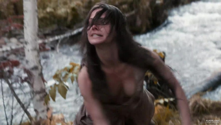 Лиза Боярская в фильме Беглецы голая