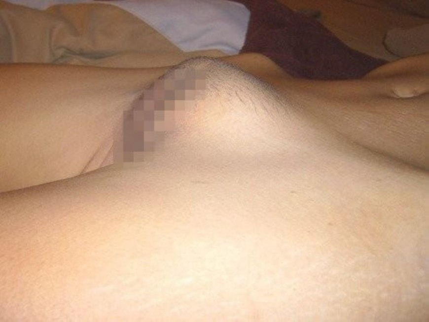 Выпирающий женский лобок