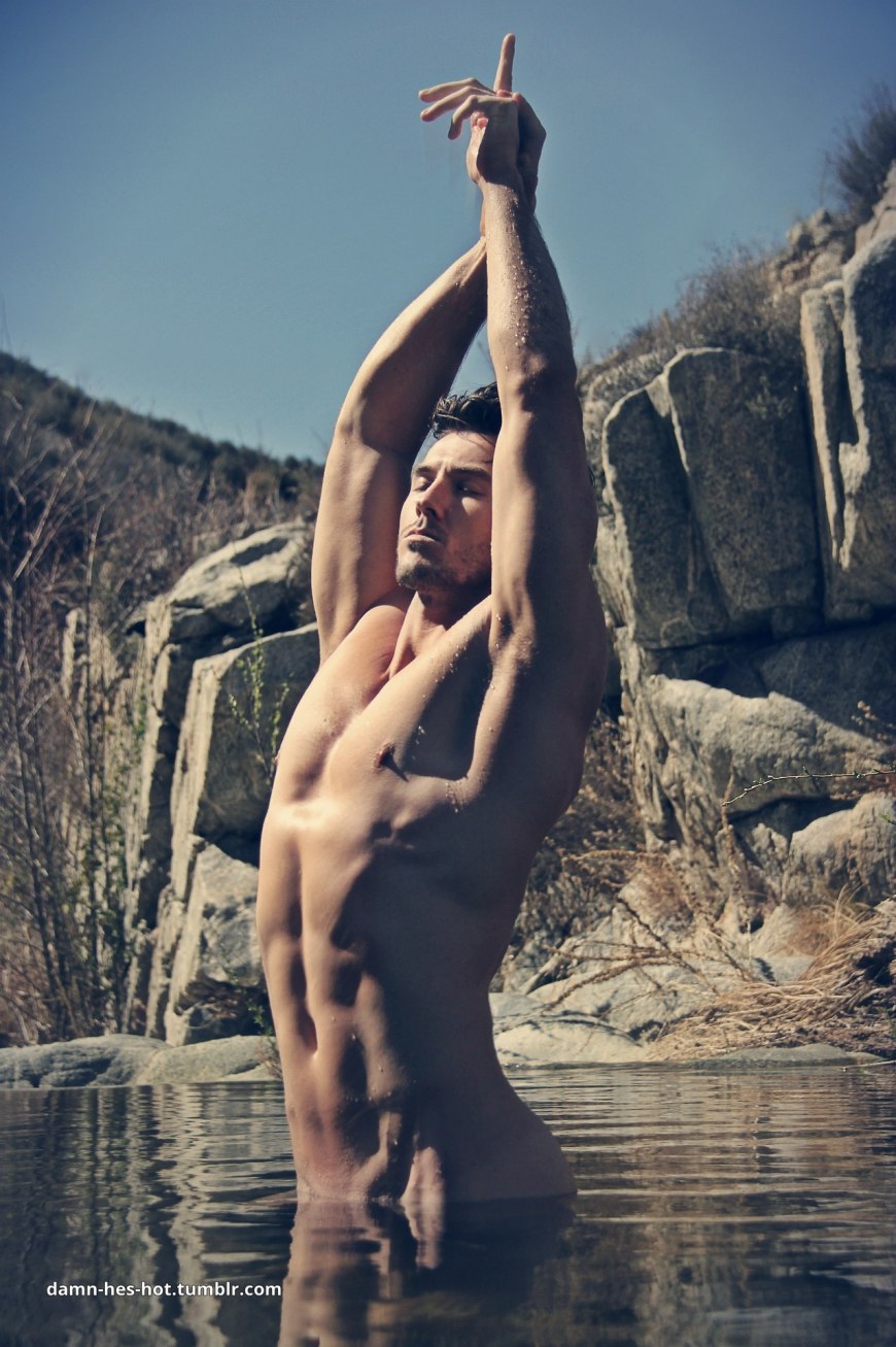 Красивые голые пары на природе