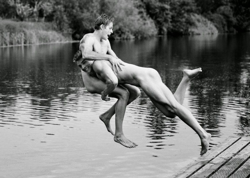 Парень и девушка в стиле ню