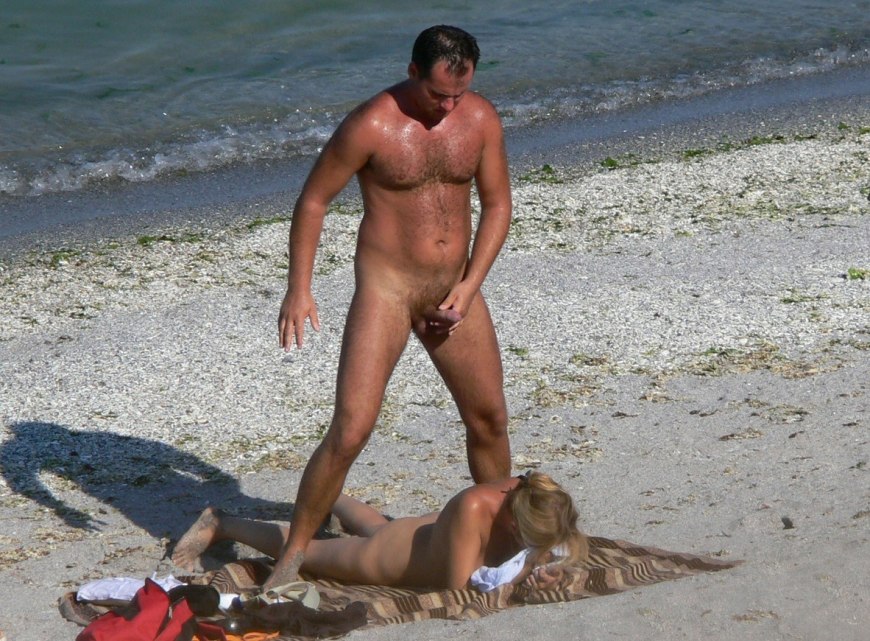 Голые парни на нудиском пляже