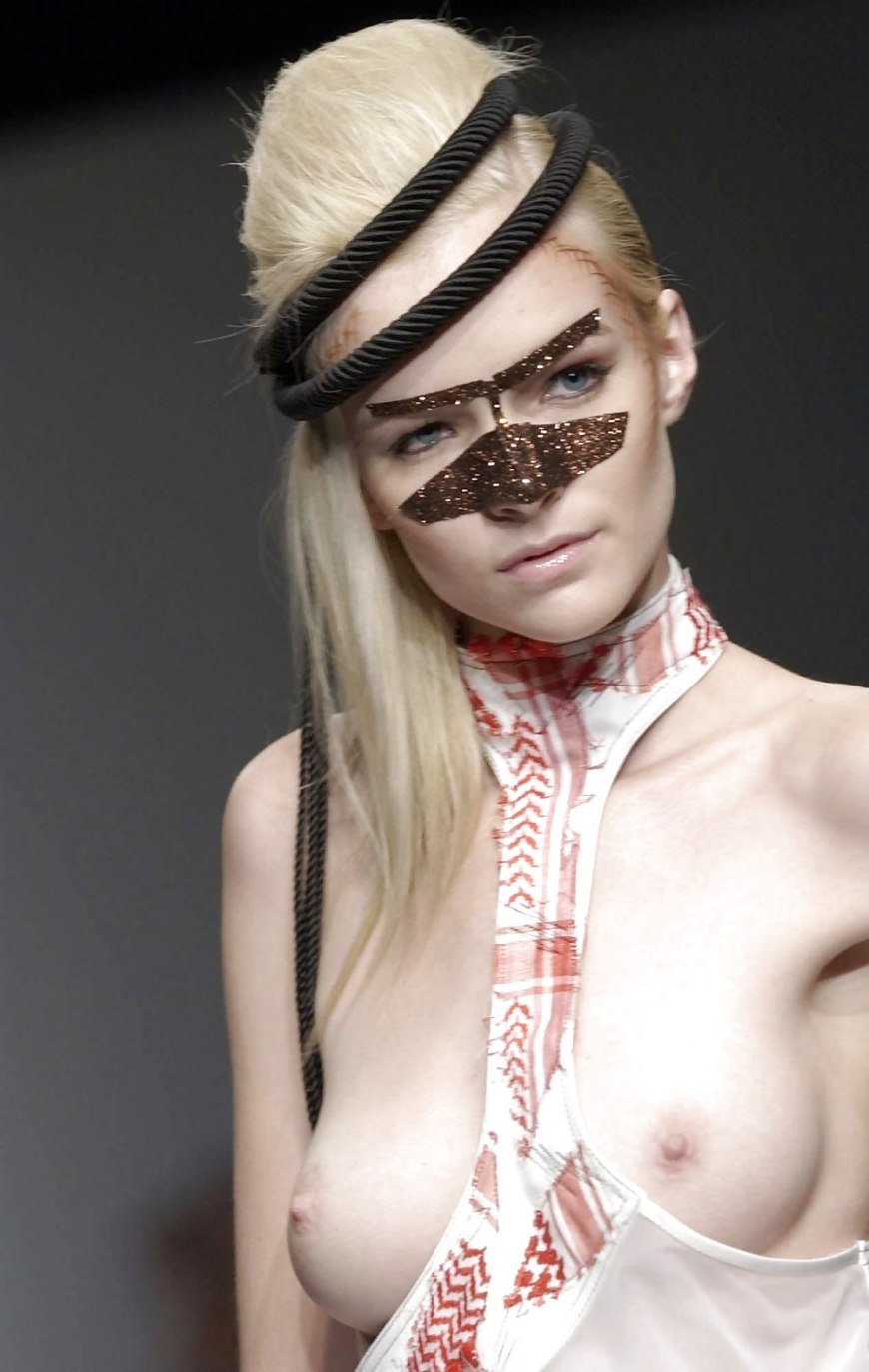 Лара Стоун снепы