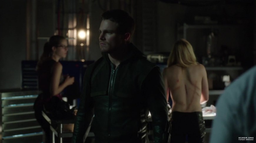 Мелисса Беноист Супергерл лесби