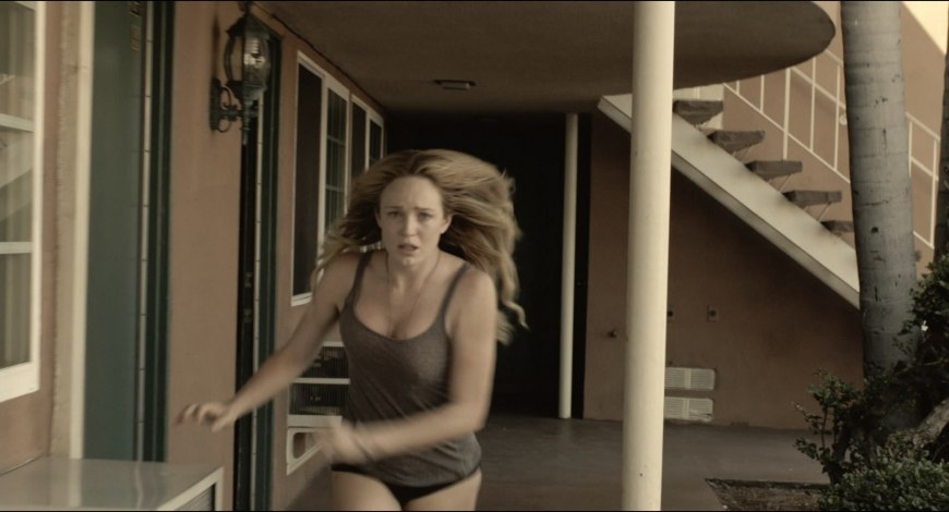 Сара Лэнс голые сиськи