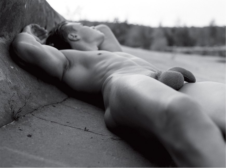 Голые тела мужчины и женщины